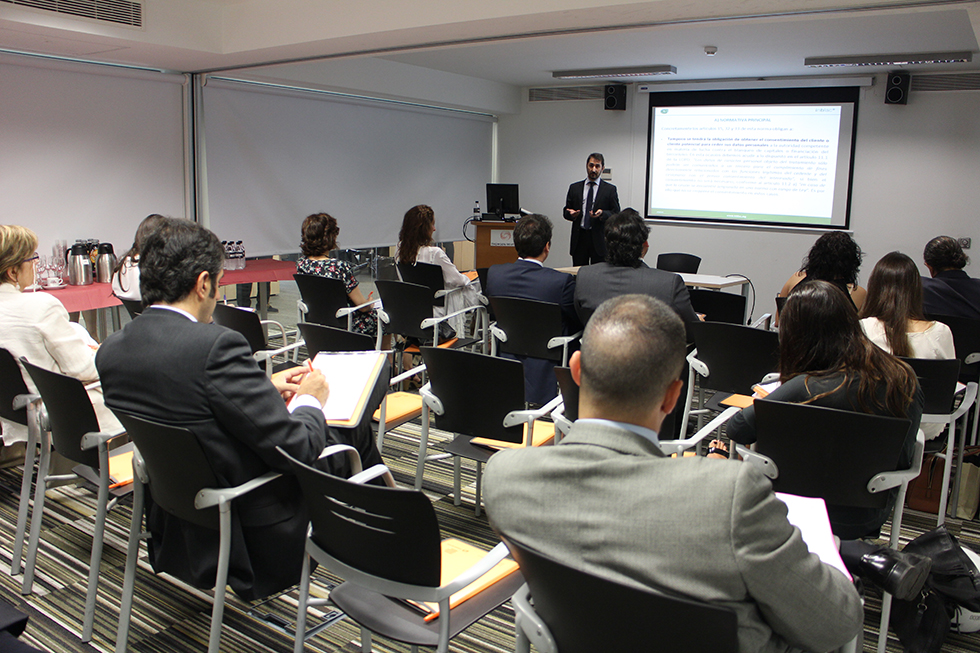 PROTECCIÓN DE DATOS vs PREVENCIÓN DE BLANQUEO